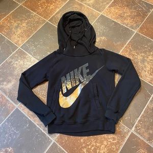 Woman’s Nike sweatshirt size extra small